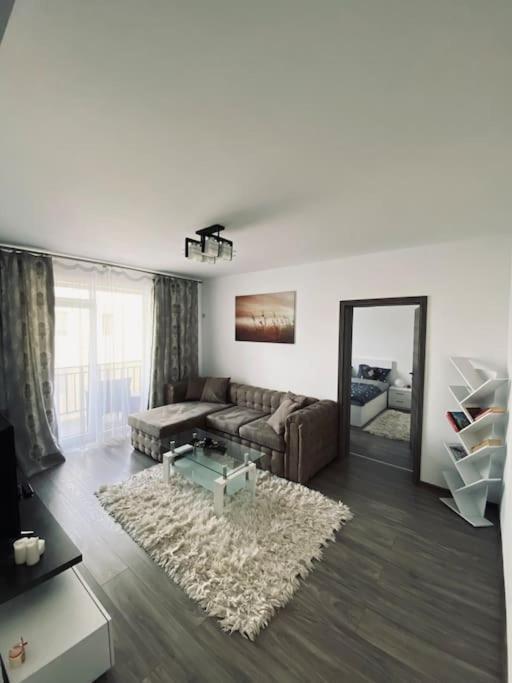 Apartament 2 Camere Modern Si Confortabil Giroc المظهر الخارجي الصورة